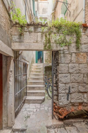 Diocletian's Corner